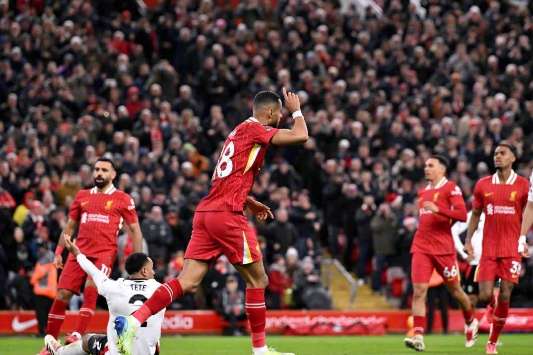 包含韦斯汀联逆转赫尔城，实现主场赛季首胜的词条