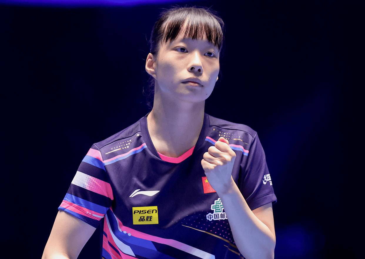 包含汉堡雷根斯堡备战新赛季，球队备战备受瞩目的词条