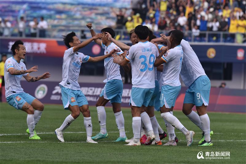 奥格斯堡队攻势凶猛，击败对手取得胜利