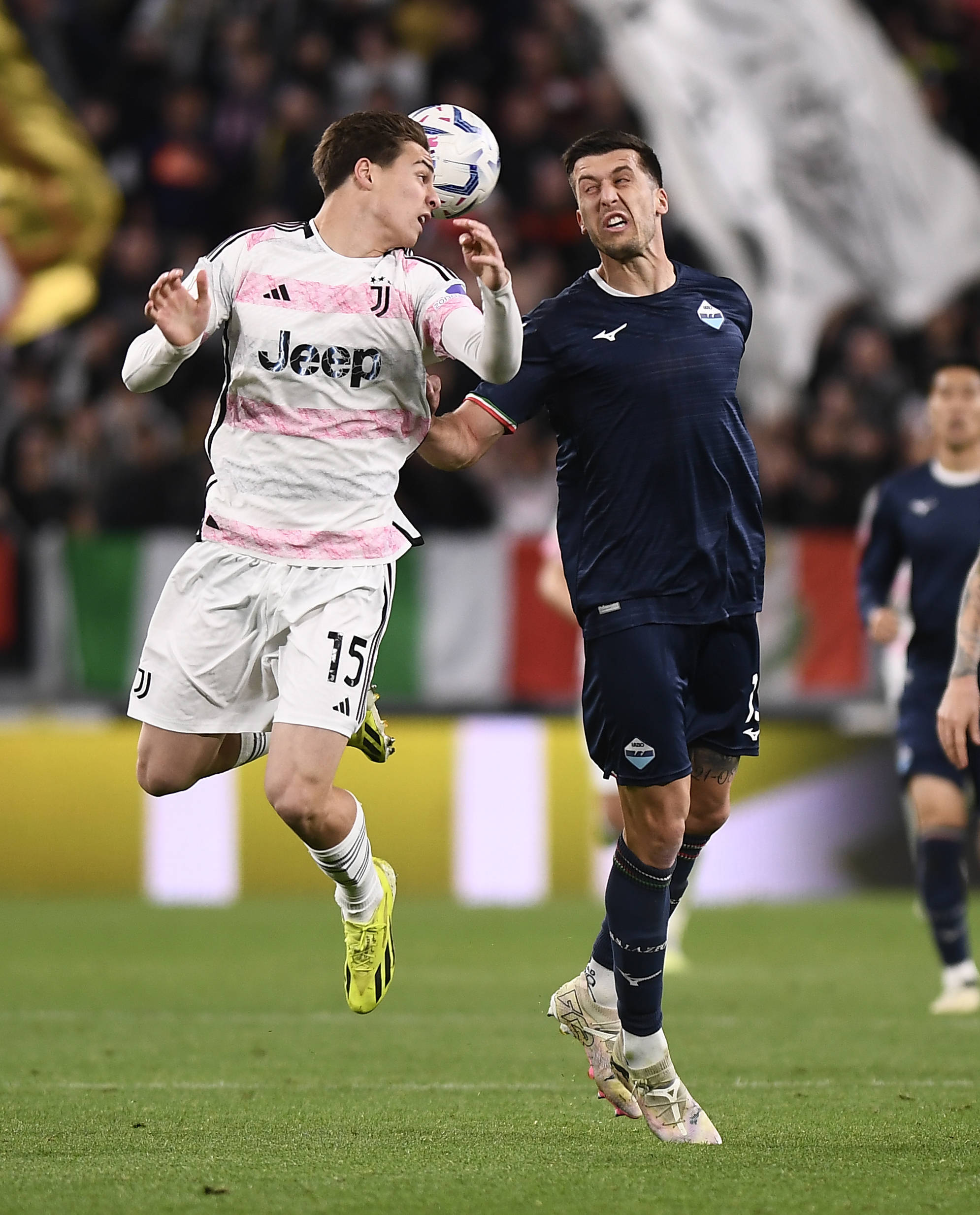 尤文图斯队在欧冠比赛中取得胜利