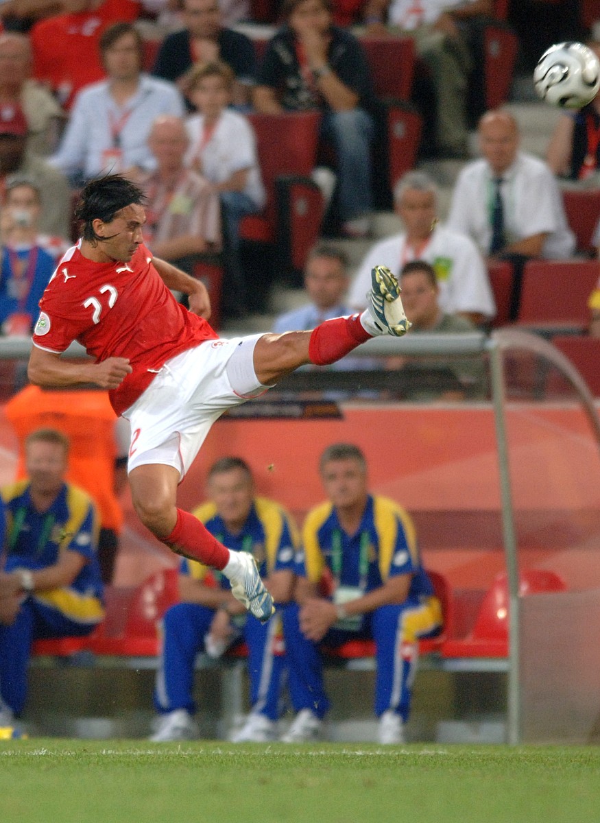 精彩的比赛极富看点，球员们表现令人眼前一亮