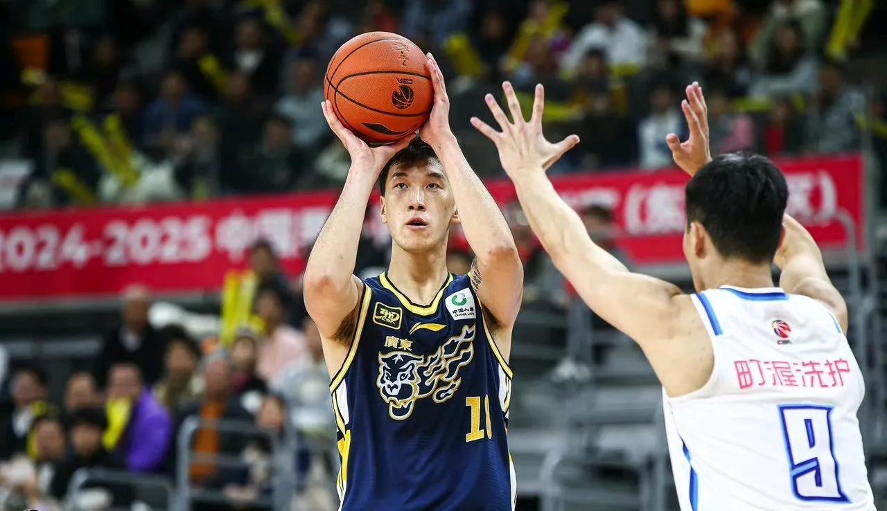 球队完胜对手，士气高昂备战关键比赛