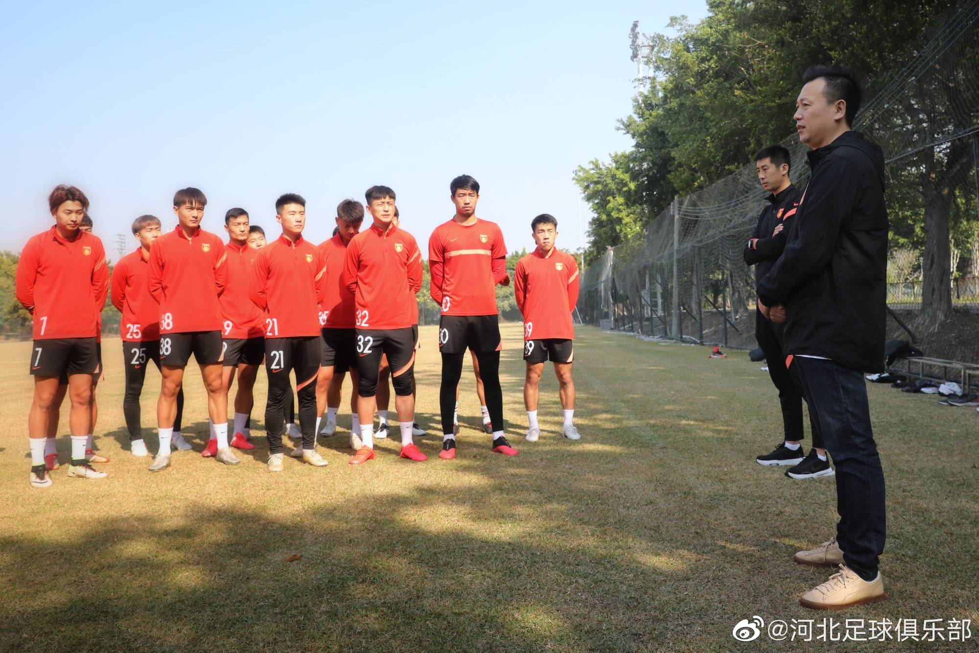 开云下载-球队老板公开承诺提升球员待遇，赞誉球员努力