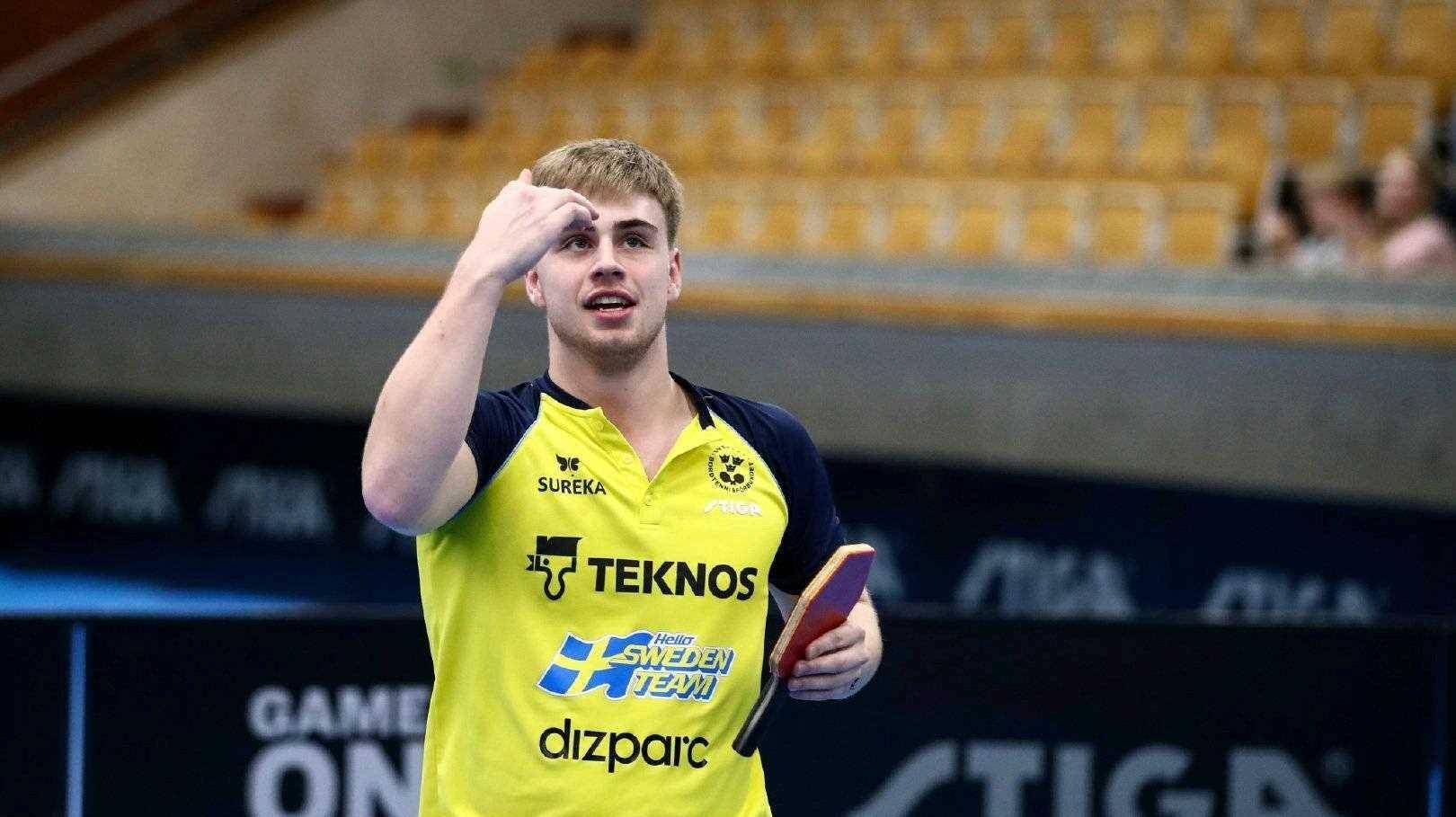 包含弗赖堡球员努力作战，取得对手外战胜的词条