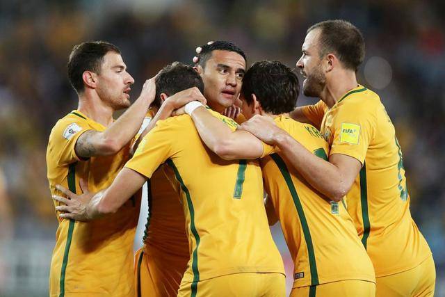 关于洪都拉斯队在紧急比赛中获得胜利，锁定晋级名额的信息