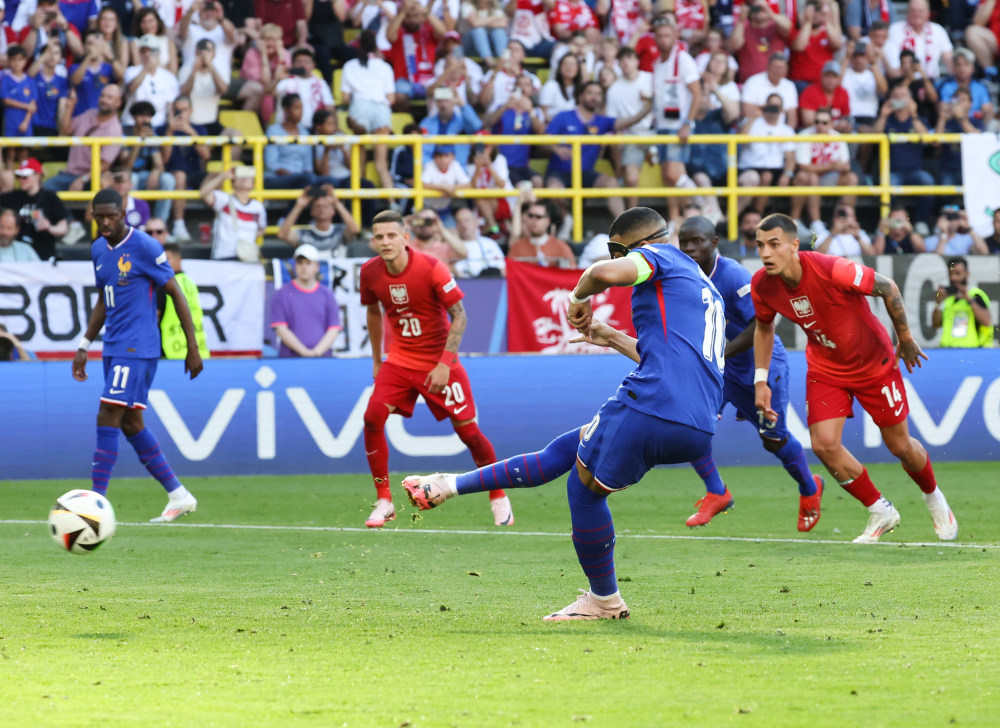 法国力克瑞士，晋级欧洲杯赛事