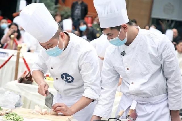 开云体育-包含英雄辈出！两队将在比赛中一决高下的词条