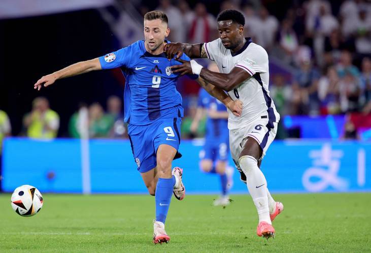 斯洛伐克队在欧国联比赛中遭遇困境