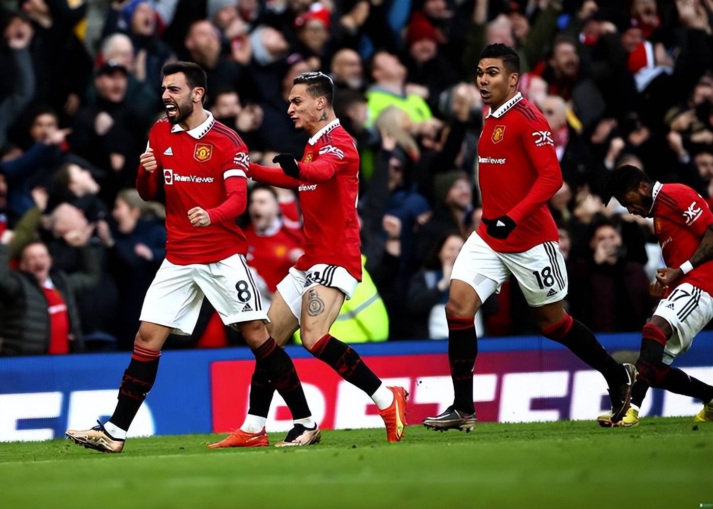 曼联客场不敌，争夺欧冠席位愈发胶着