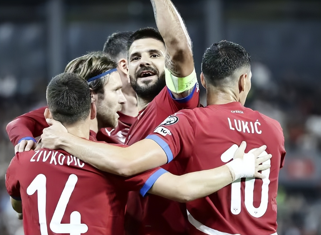 关于荷兰国家队战胜波兰，晋级形势乐观的信息