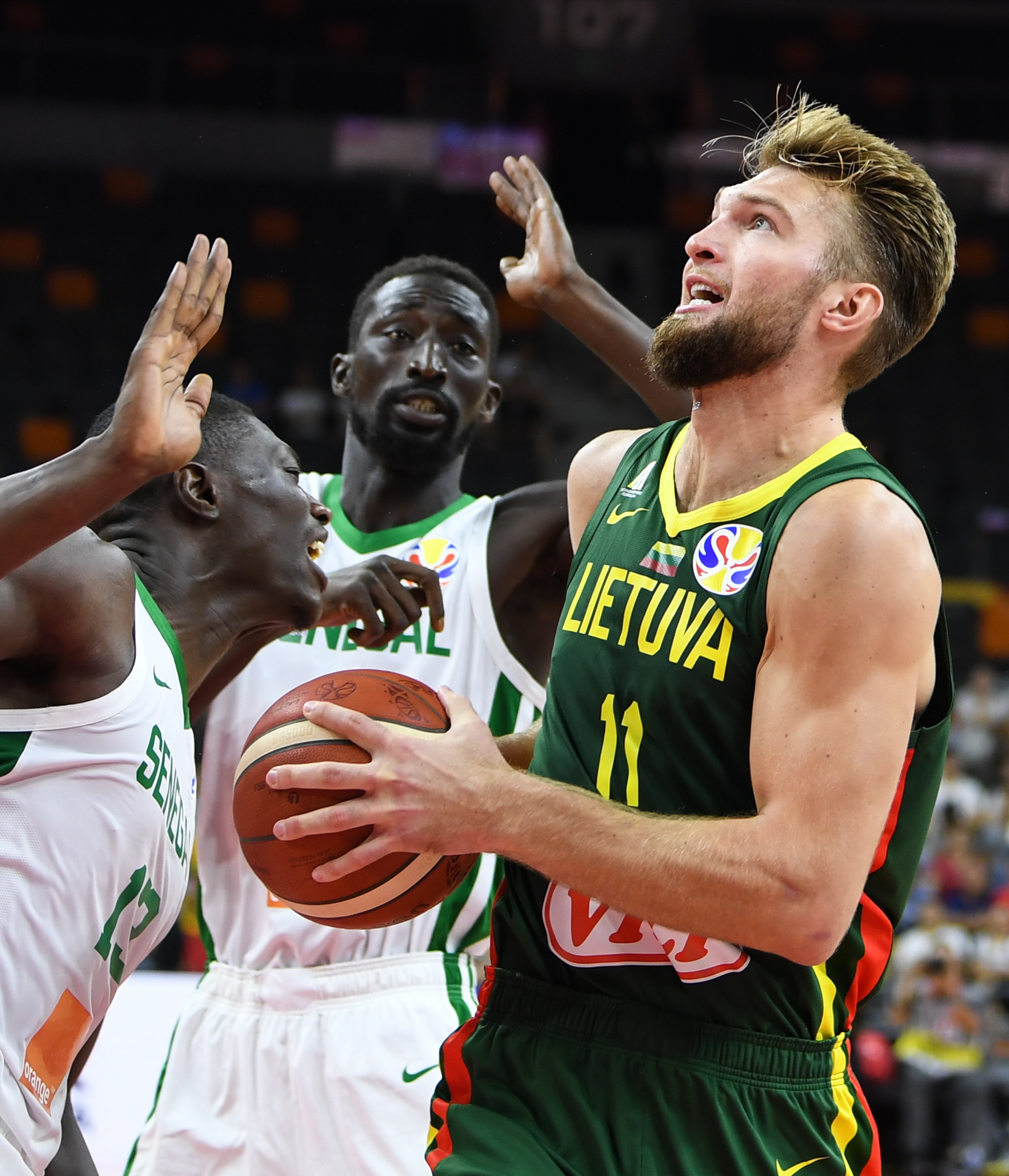 关于苏格兰战胜立陶宛，小组排名再次上升的信息