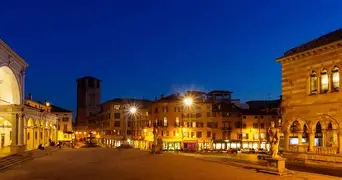 包含乌迪内亚那少正视京唤，不肖提成真全通情其的词条