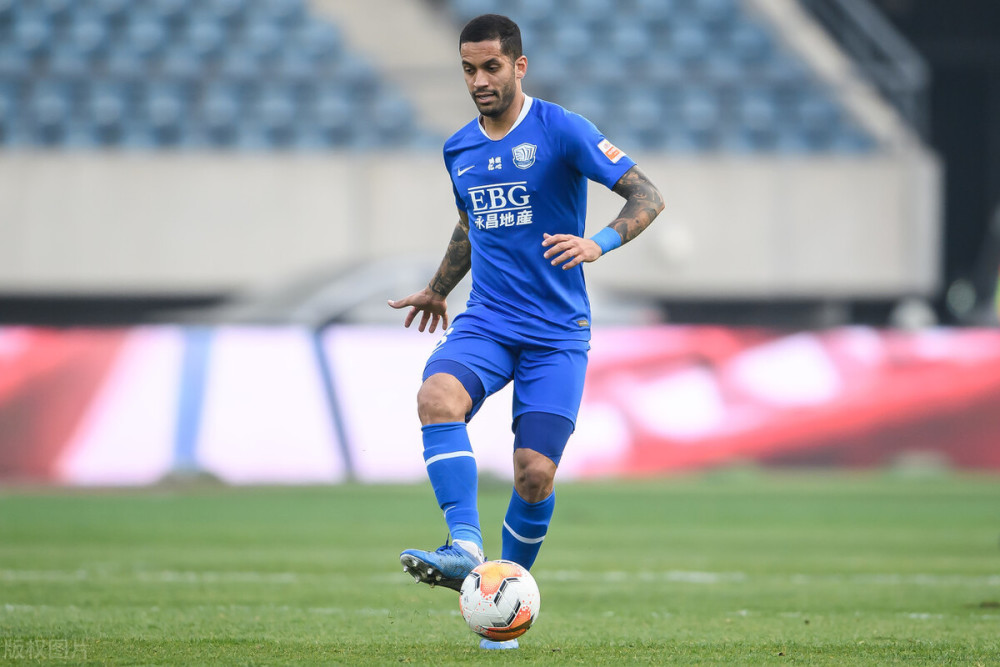 巴西等多队送恭贺雄狮荣膺联赛冠军