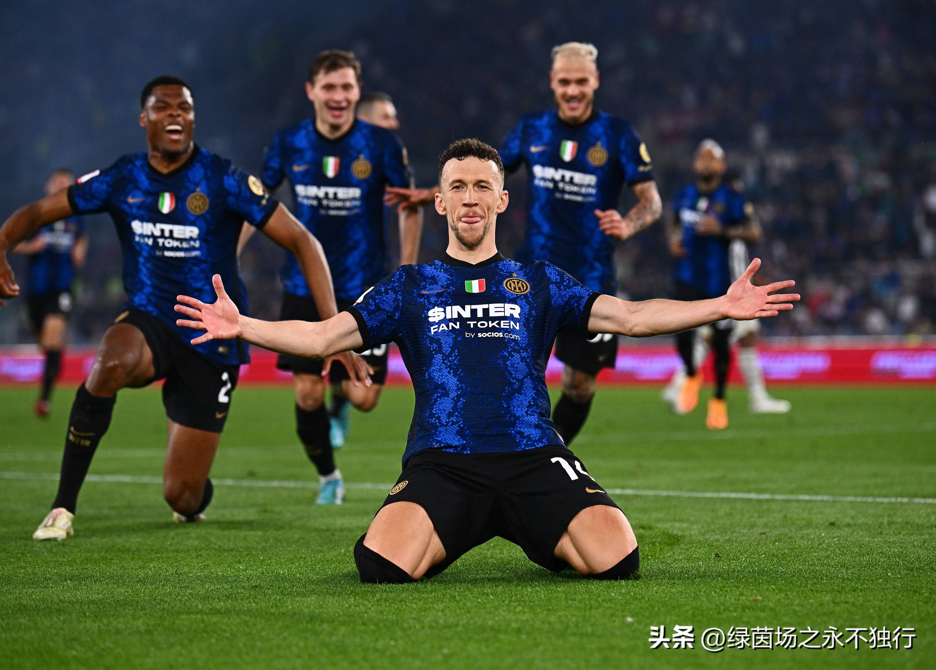 法国队迎战克罗地亚，豪取三分