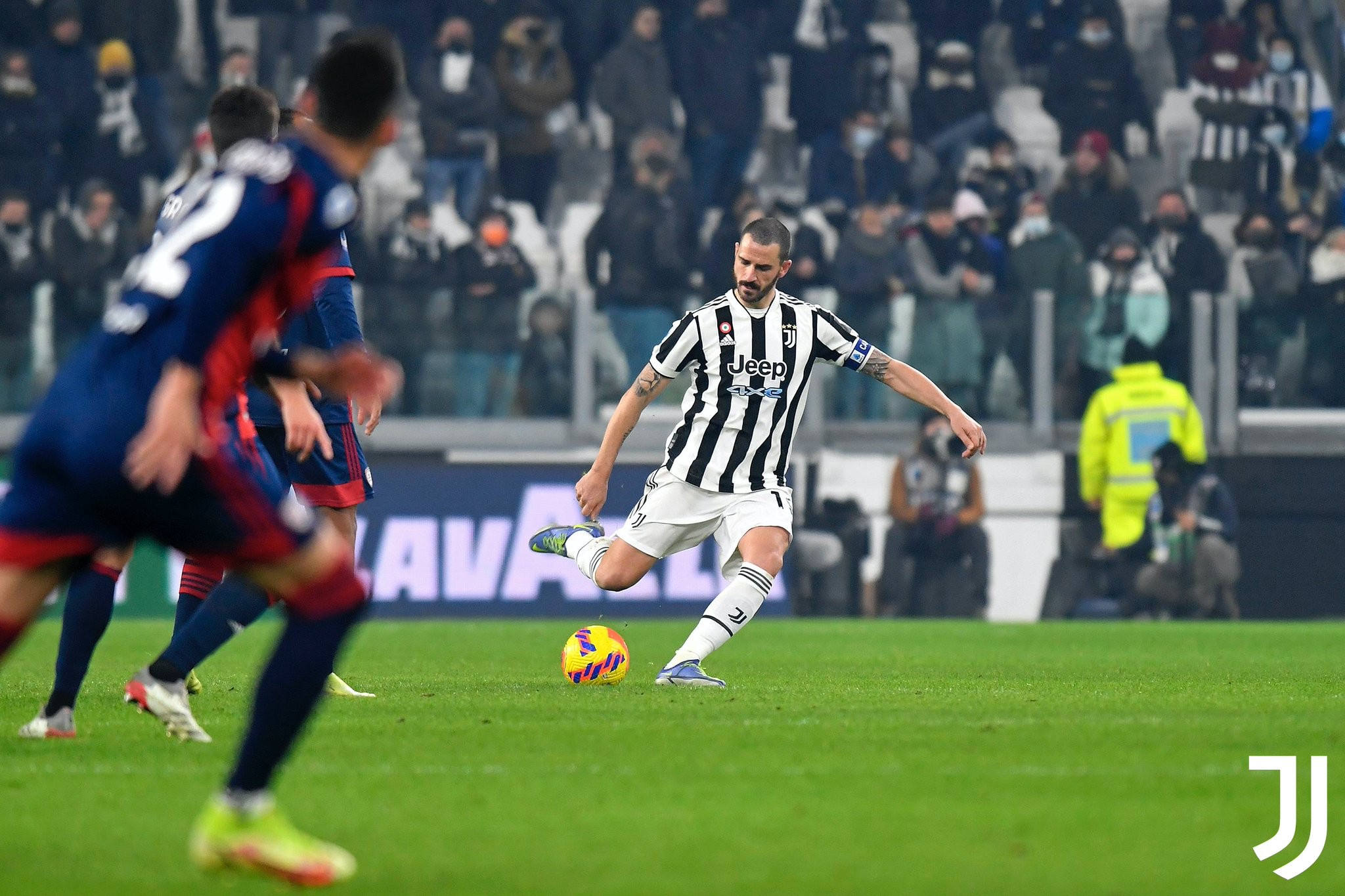 包含尤文图斯队逐鹿榜首，一往无前，向胜利前行的词条