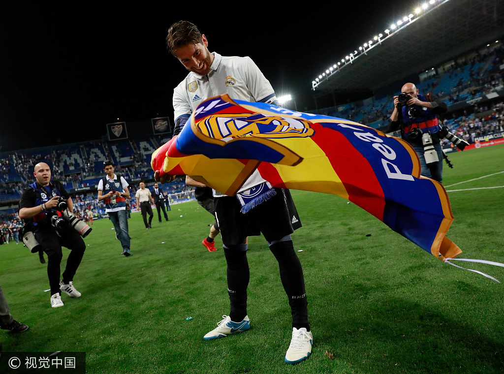 开云官网-尼斯球员庆祝生日，全队狂欢庆祝