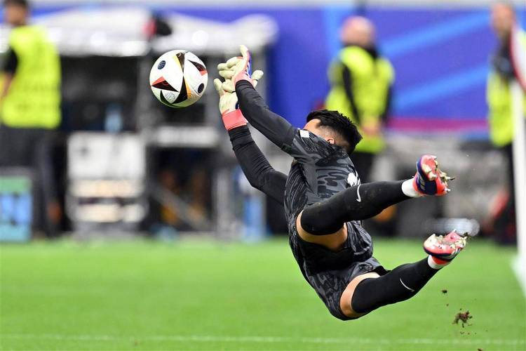 梅西破门助巴萨逆转马竞，携手晋级