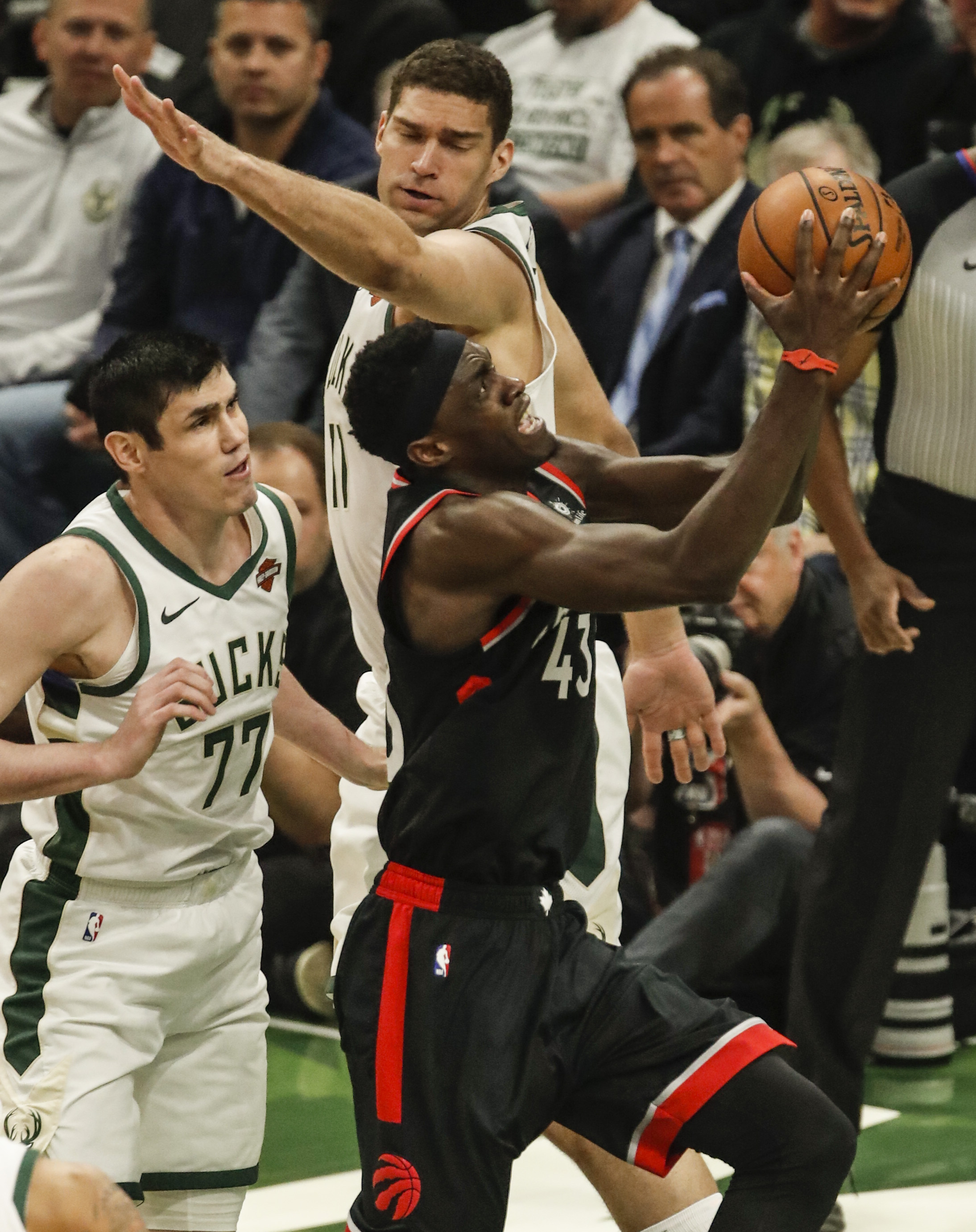 热火逆转雄鹿，晋级东部决赛