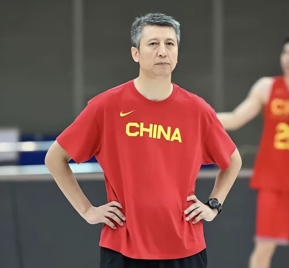 开云体育平台APP-全队表现神勇，教练赞誉球员团结拼搏