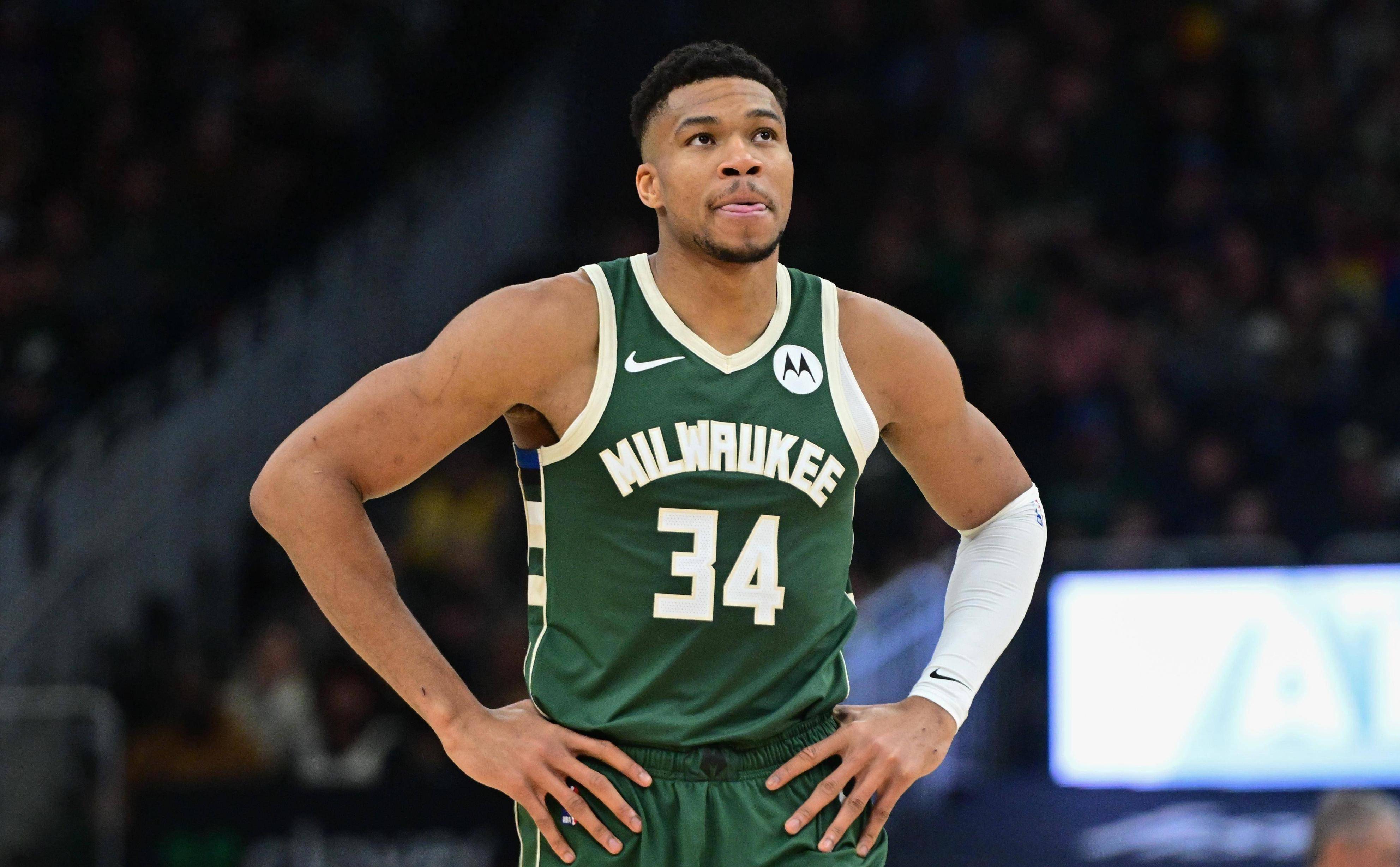 开云平台-包含雄鹿逆转勇士，字母哥再次成为最大得分手的词条