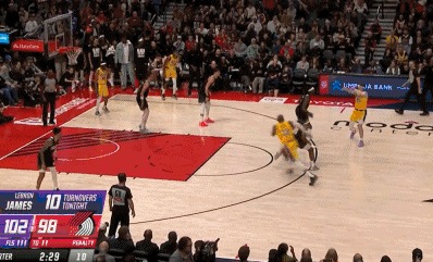 开云体育官方网站-湖人失利!拓荒者擒胜